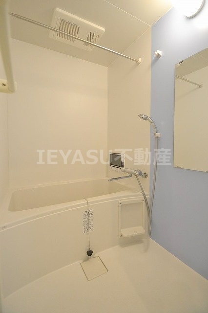 拡大写真：Regalest　Laulea　草津　2 3階302の風呂
