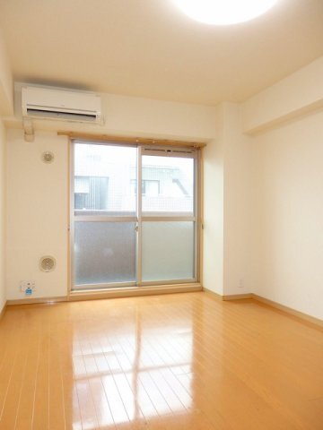 拡大写真:M&K.ホープマンション 8階802のリビングです