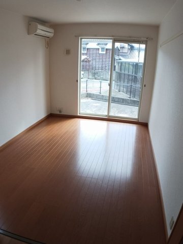 拡大写真:ベルベアーノB 1階101の内装です