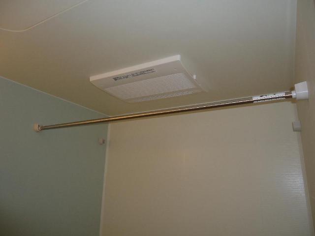 拡大写真:Maison de Cherir.Y 1階101の浴室乾燥機