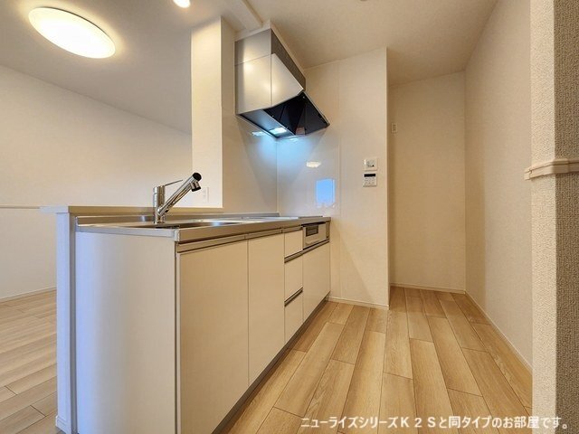 拡大写真：環（たまき） 2階202のキッチンでお料理をお楽しみください