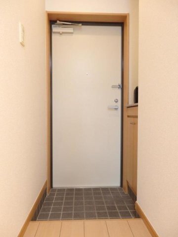 拡大写真:クラールアヴェニュー 5階504の玄関です