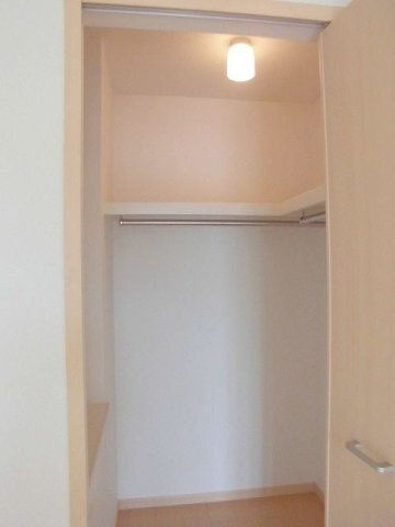 拡大写真:アクティフD 2階203の収納豊富です