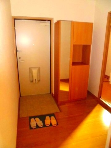 拡大写真:エストシャンブルⅡ 3階301の玄関