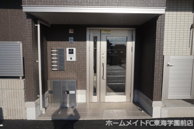 拡大写真:熊本市東区長嶺東5丁目 3階303のエントランス