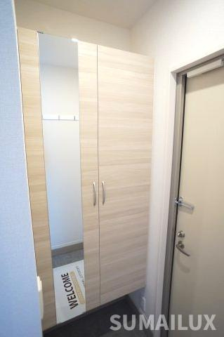 拡大写真：熊本市東区長嶺西２丁目 2階203の玄関