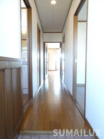 拡大写真:ベネッセ米野 1階102の玄関