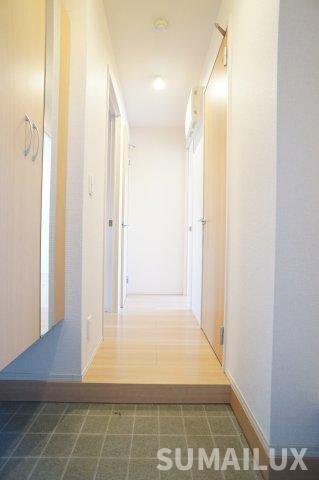 拡大写真:熊本市東区長嶺東5丁目 2階205の玄関