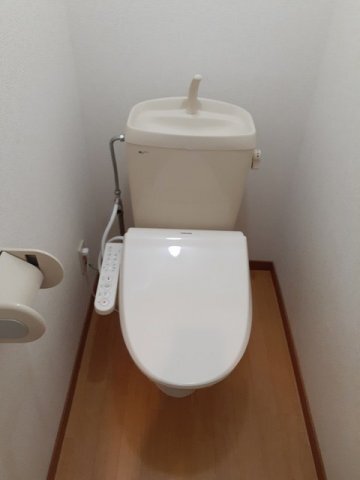 拡大写真:サンシャインハイツ 2階201のトイレもきれいです