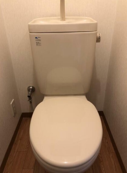 拡大写真:クラランス渡鹿Ⅱ 2階201のトイレ