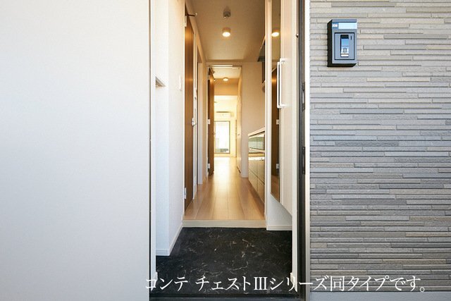 拡大写真:ヴィラ ローレル 3階305の落ち着いた玄関です