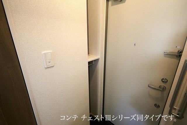 拡大写真:ヴィラ ローレル 3階303の大きなスペースがあり、収納には困りません