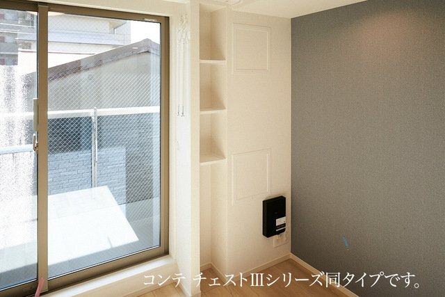 拡大写真：ヴィラ　ローレル 3階302の収納があります