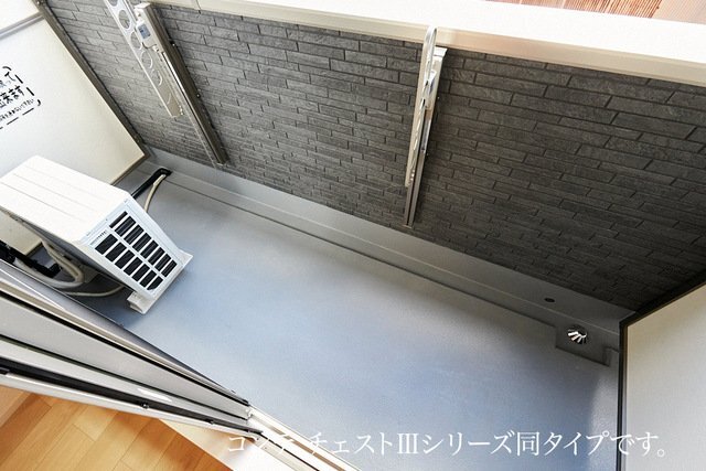 拡大写真:ヴィラ ローレル 2階203のバルコニーからの眺めを楽しみながら食事をしませんか