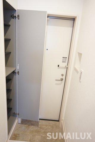拡大写真:GrandticPremio熊大前 1階102の玄関