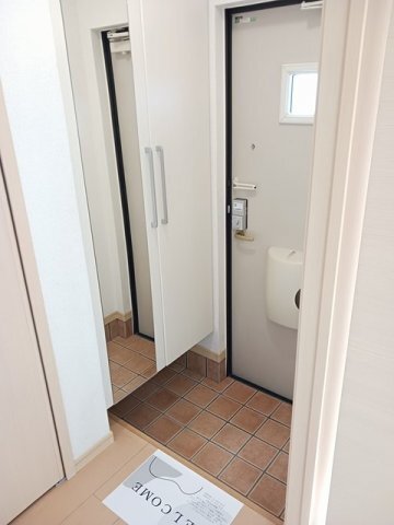 拡大写真:Vent VertⅡ 1階102のゆったりとした玄関です