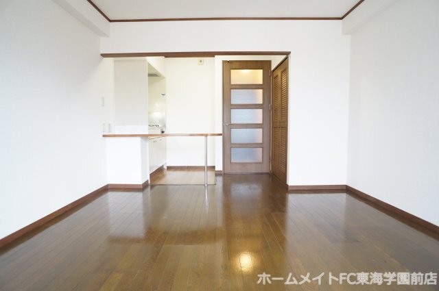 拡大写真:辻産業第16ビル 3階402の居間