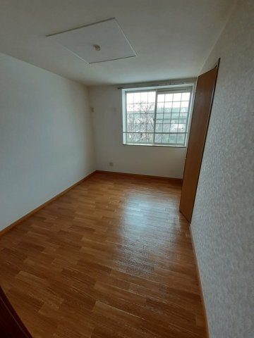 拡大写真:メゾンクレスト 2階205の内装は落ち着いています