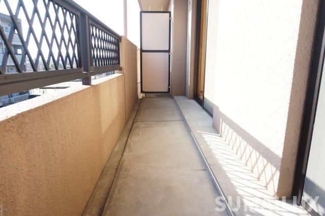 拡大写真:ステーションビレッジ 2階202のバルコニー