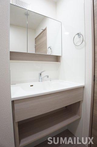 拡大写真：熊本市東区長嶺東４丁目 2階202の独立洗面台