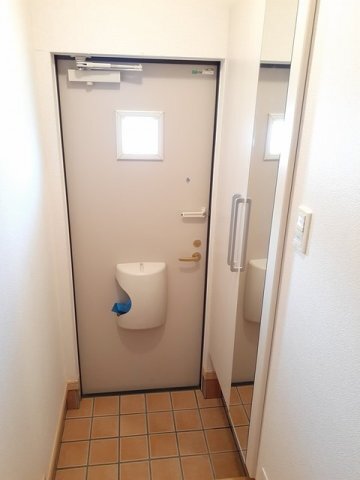 拡大写真:Vent VertⅡ 2階202の毎日通る玄関はこちらです