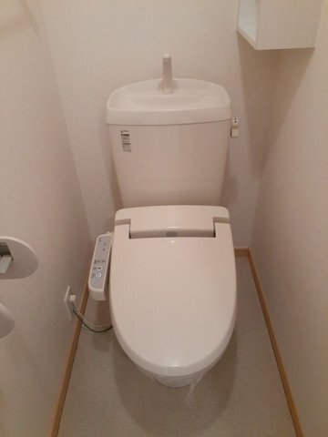 拡大写真:Vent VertⅡ 2階202のシンプルで使いやすいトイレです
