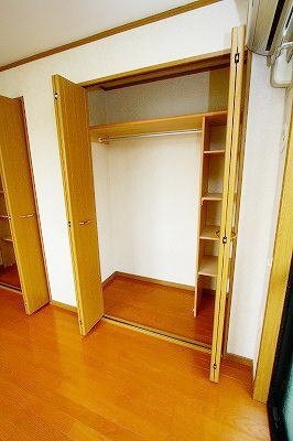 拡大写真:サンヒルズ 2階205のその他