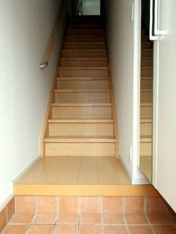 拡大写真:シャルム ミツキ 2階201の落ち着いた玄関です
