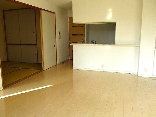 拡大写真:熊本市中央区北千反畑町 4階403の居間