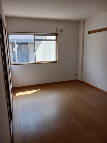 拡大写真:サンシャインコートⅢ 1階103の内装は落ち着いています