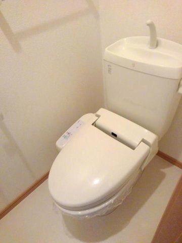 拡大写真:ヴィラ スクエアB 2階201のトイレも気になるポイント