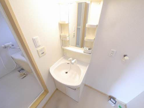 拡大写真:熊本市東区小山5丁目 1階201の独立洗面台