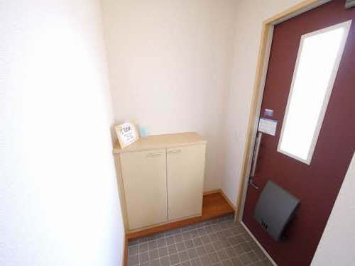 拡大写真:熊本市東区小山5丁目 1階201の玄関