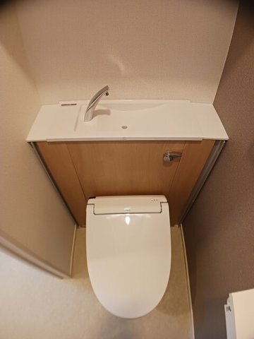拡大写真:ミリオンバンブーⅡ 1階102のコンパクトで使いやすいトイレです