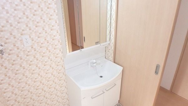拡大写真:熊本市中央区渡鹿6丁目 8階802の独立洗面台