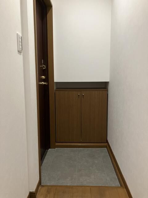 拡大写真:熊本市東区小山6丁目 2階205の玄関