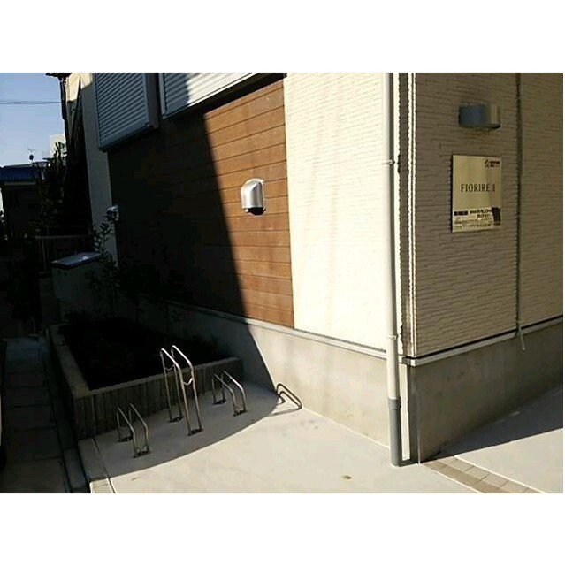 拡大写真:FIORIREⅡ 2階203のエントランス