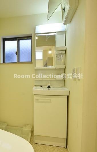 拡大写真:グランエッグス中野方南町 1階05の独立洗面台