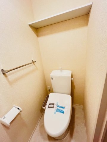拡大写真:Crest西鎌倉 1階102のトイレ