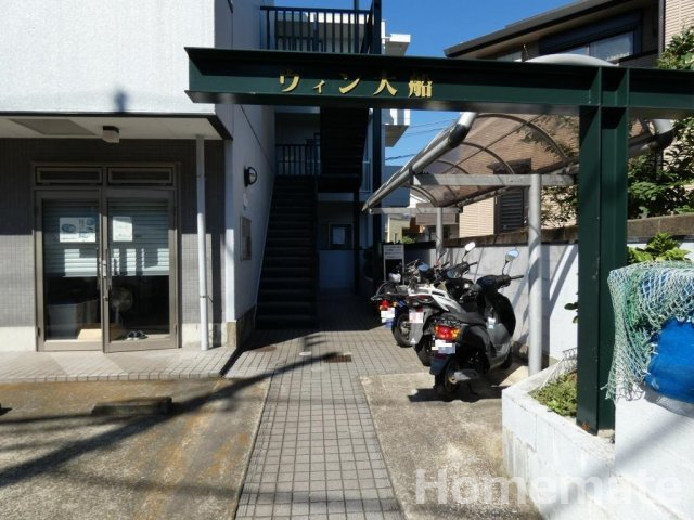 拡大写真:ウィン大船 3階302のエントランス