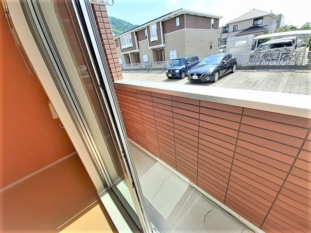 拡大写真:マーベラスⅢ 1階101の陽当たり良好なバルコニーです