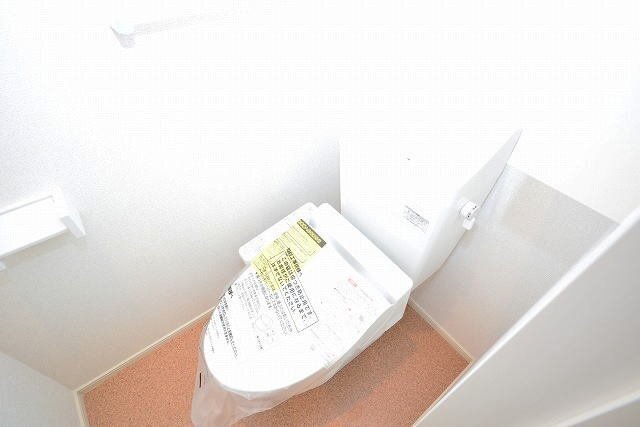 拡大写真：ミキ・ブルック　Ｂ 2階201のシンプルで使いやすいトイレです