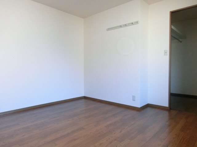 拡大写真:ロイヤルコート B棟 2階201のベッドルーム