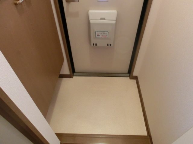 拡大写真:ロイヤルコート B棟 2階201の玄関