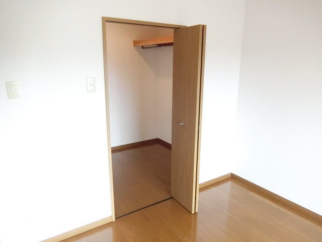 拡大写真:ラフォーレ若慎 2階203の収納