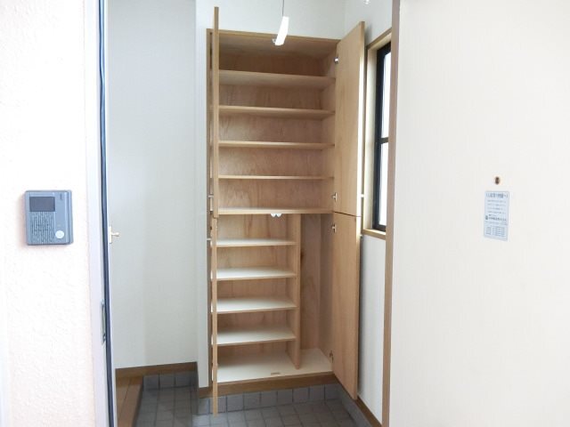 拡大写真:ラフォーレ若慎 2階203の玄関