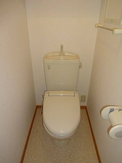 拡大写真:コーポみどりA 2階202のトイレ