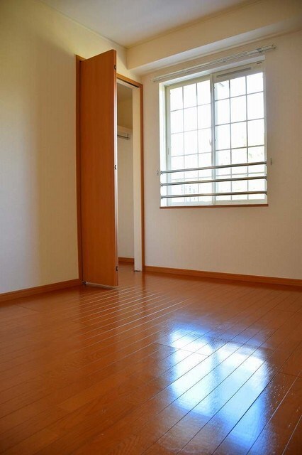 拡大写真:コーポみどりA 2階202のベッドルーム