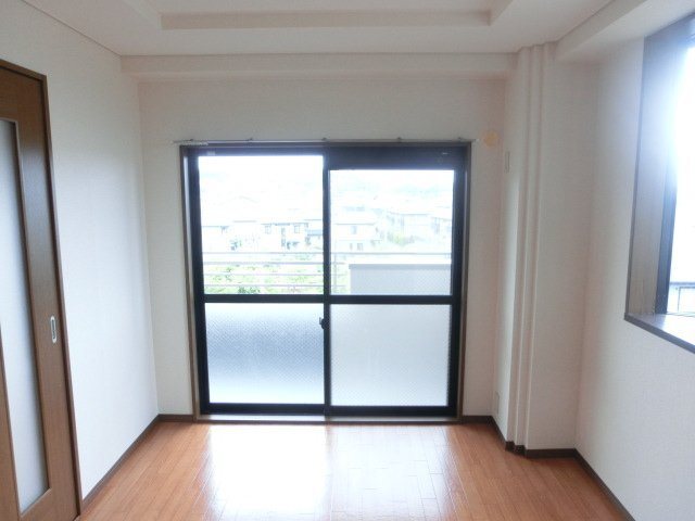拡大写真:グローリア壱番館 2階205のベッドルーム