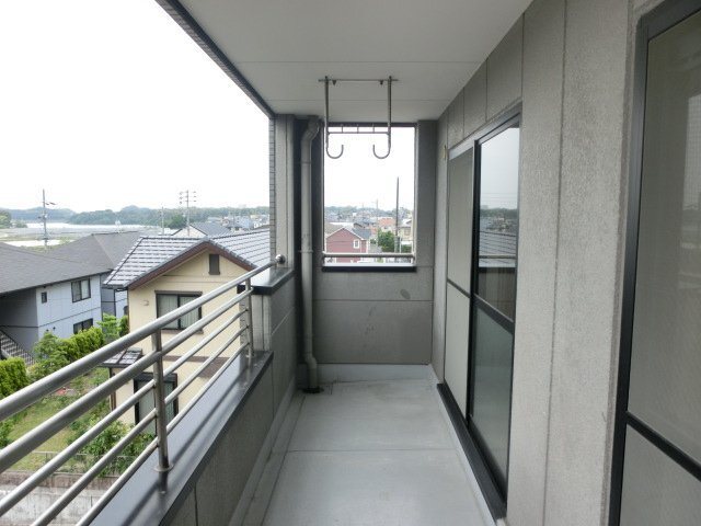 拡大写真:グローリア壱番館 2階205のバルコニー・ベランダ